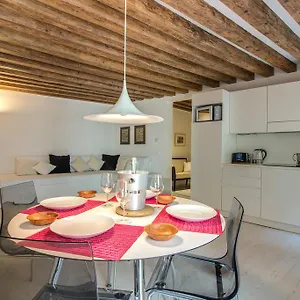 venice-cera-casa-del-giglio.hotelslidodijesolo.com/