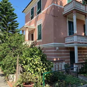 villa-rosa-maria.hotelitalianriviera.com/